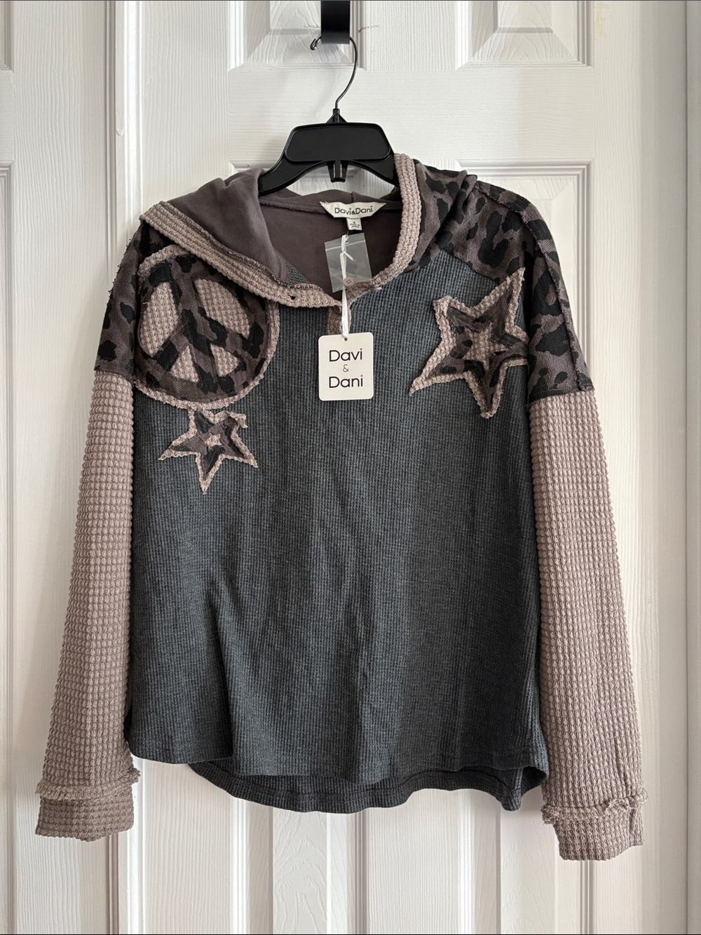 Davi & Dani cotton Camo grunge waffle knit Hooded Pullover long sleeve top NWT